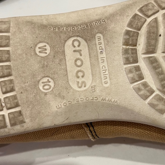 Crocs Disney Mickey Mouse Women’s Tan Canvas Slip On Shoes Loafers Shoes Size 10 - Picture 14 of 15